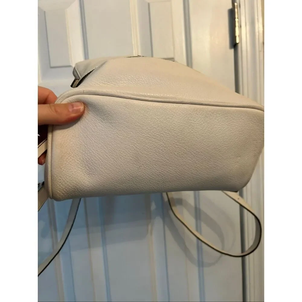 MICHAEL KORS RHEA ZIP BACKPACK PEBBLE LEATHER WHITE/SILVER